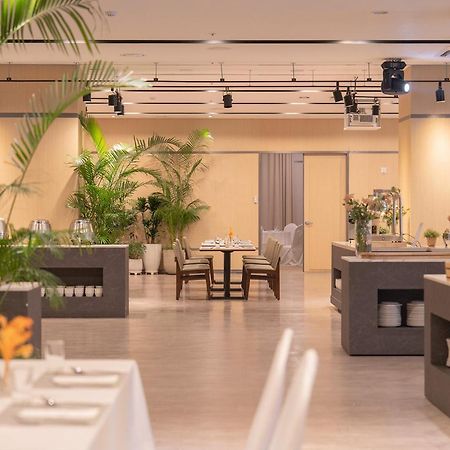 Ramada by Wyndham Yongin Hotel Bagian luar foto