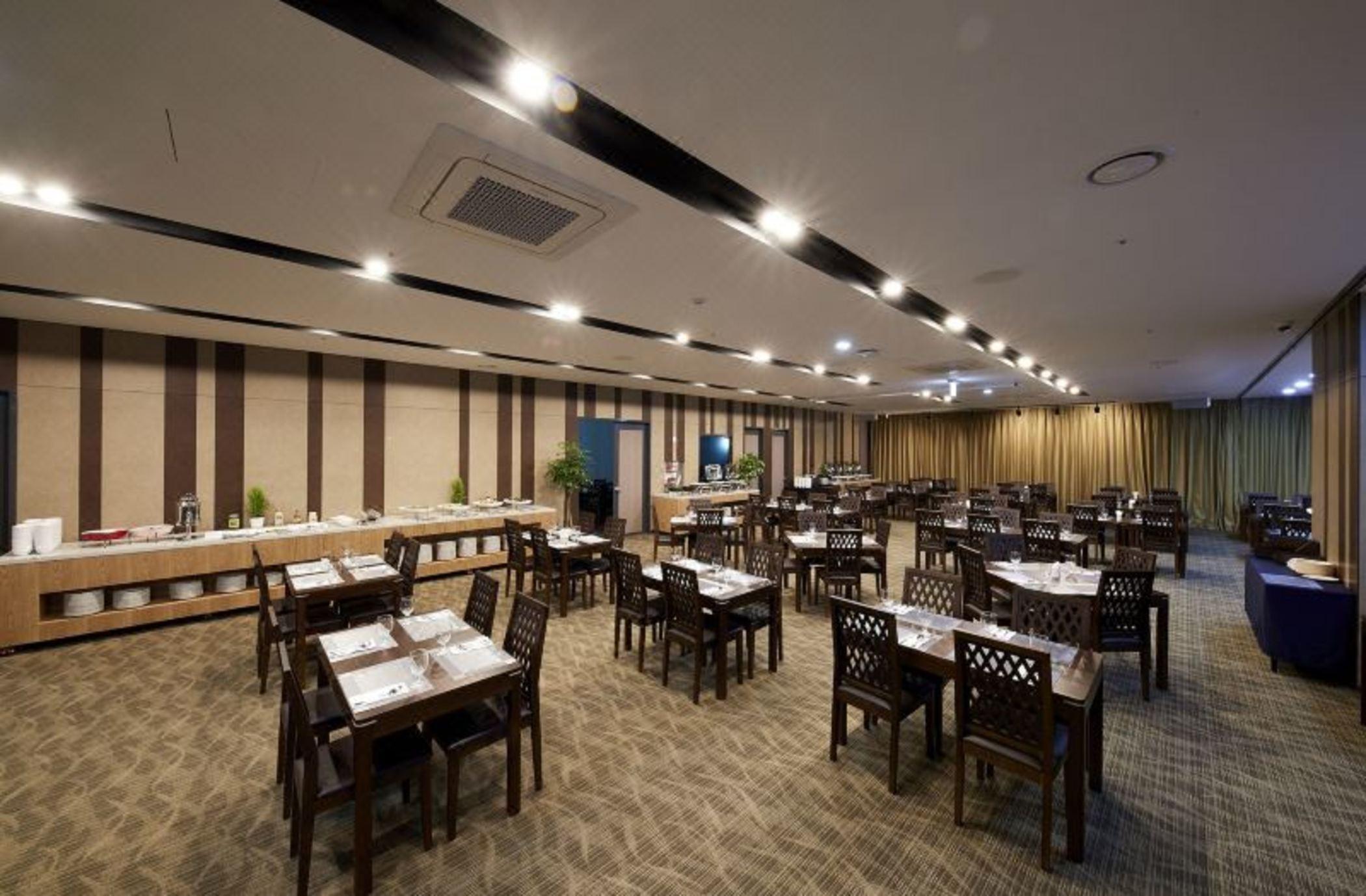 Ramada by Wyndham Yongin Hotel Bagian luar foto