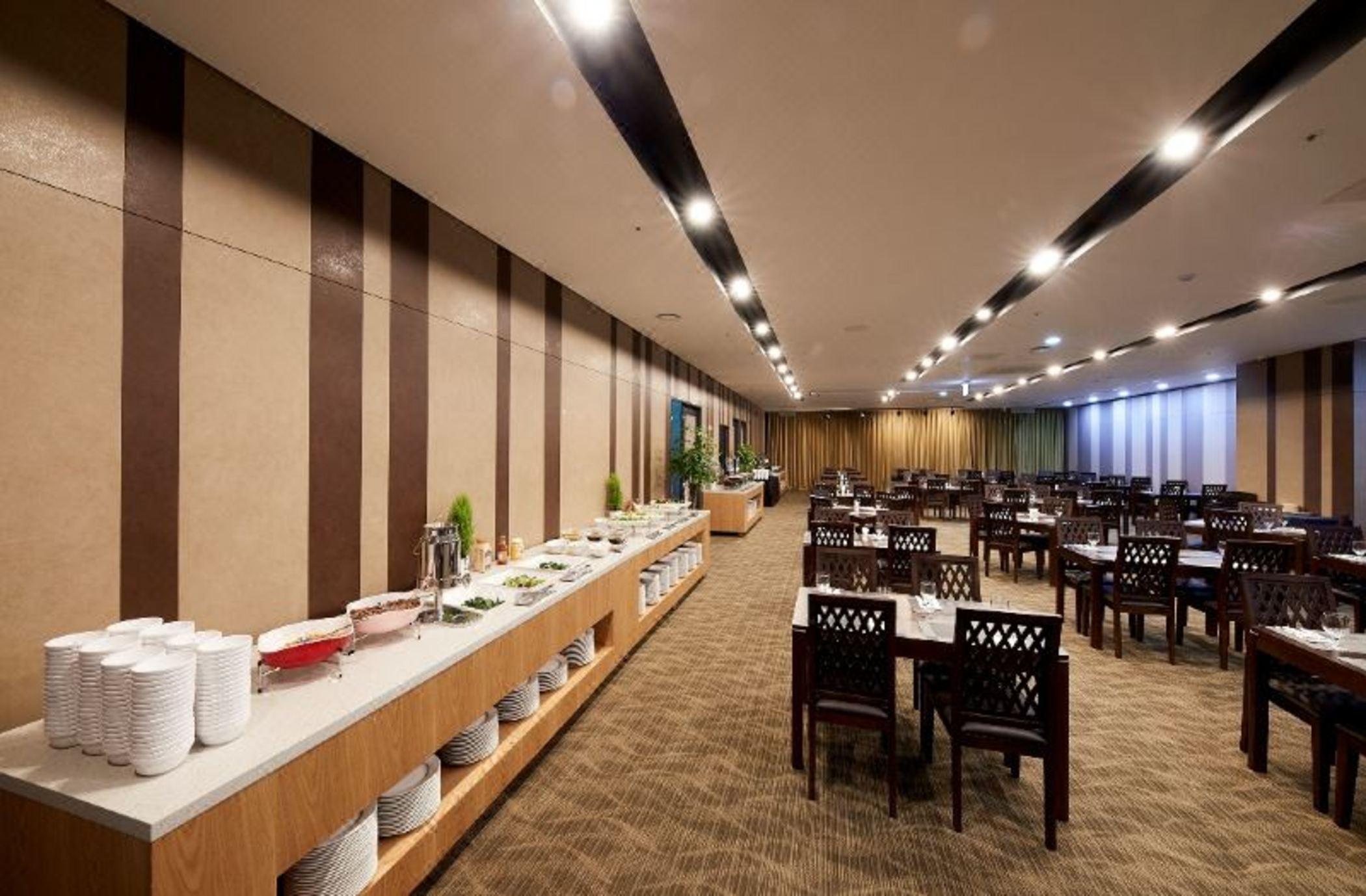 Ramada by Wyndham Yongin Hotel Bagian luar foto